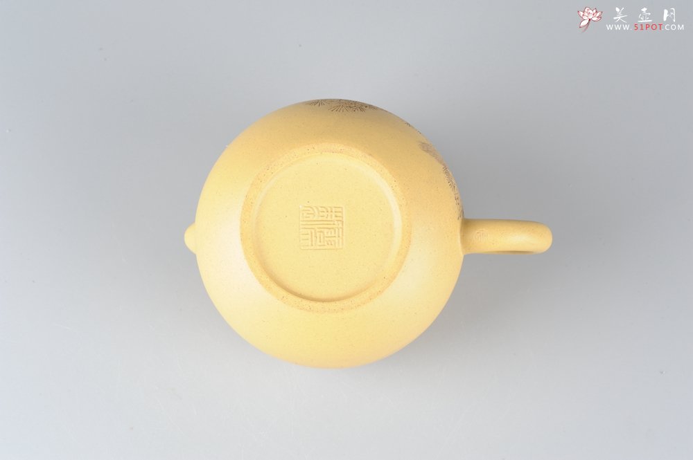 紫砂壶图片：国助唐文本绿西施  端庄 助工袁德波装饰  - 宜兴紫砂壶网