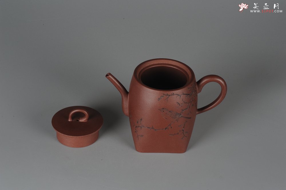 紫砂壶图片：全手工舍得套组 采用优质龙血砂泥料 助工袁德波精心装饰花鸟 - 宜兴紫砂壶网