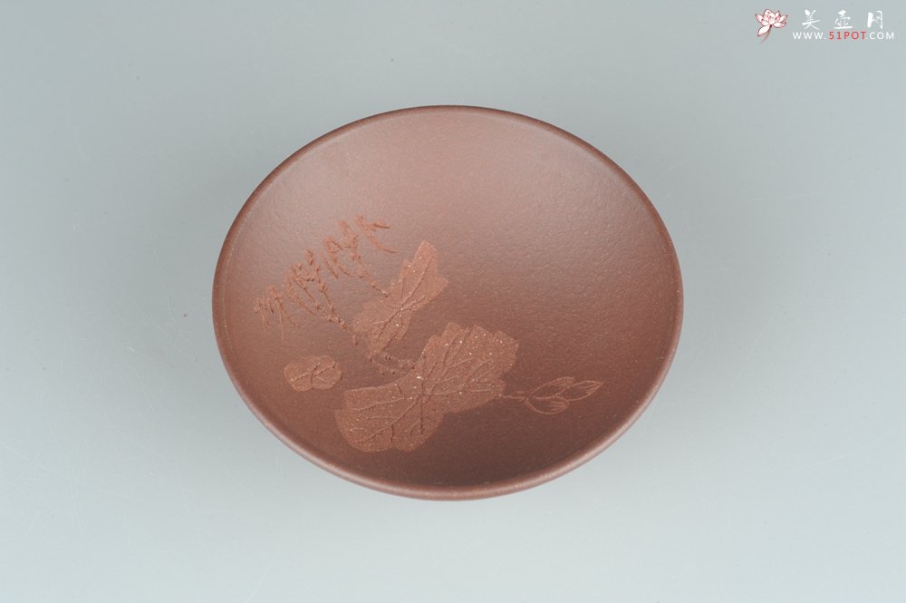 紫砂壶图片：优质紫泥 雅致荷花乳香杯 品茗杯 拿捏舒适  - 宜兴紫砂壶网