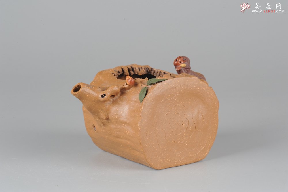 紫砂壶图片：树桩美猴公道杯 - 宜兴紫砂壶网