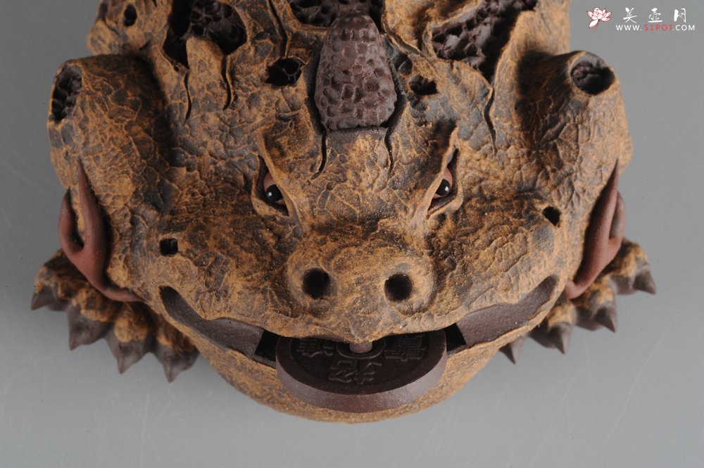 紫砂壶图片：特惠醉美树皮金蟾茶宠 灵性十足 寓意招财进宝 - 宜兴紫砂壶网