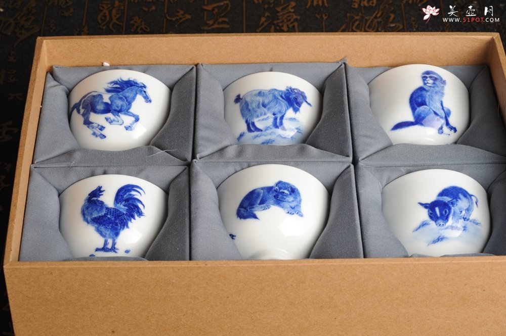 紫砂壶图片：十二生肖景德镇主人杯 送礼自用两相宜 - 宜兴紫砂壶网