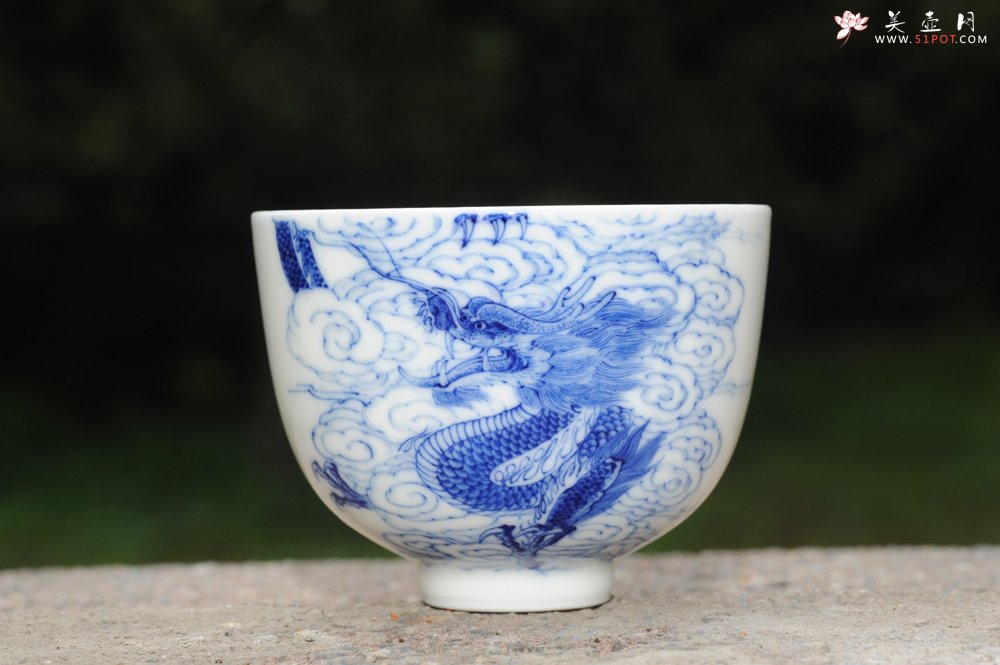 紫砂壶图片：生肖龙 景德镇全手工手绘青花主人杯  - 宜兴紫砂壶网