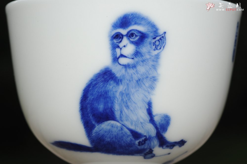 紫砂壶图片：生肖猴 景德镇全手工手绘青花主人杯  - 宜兴紫砂壶网