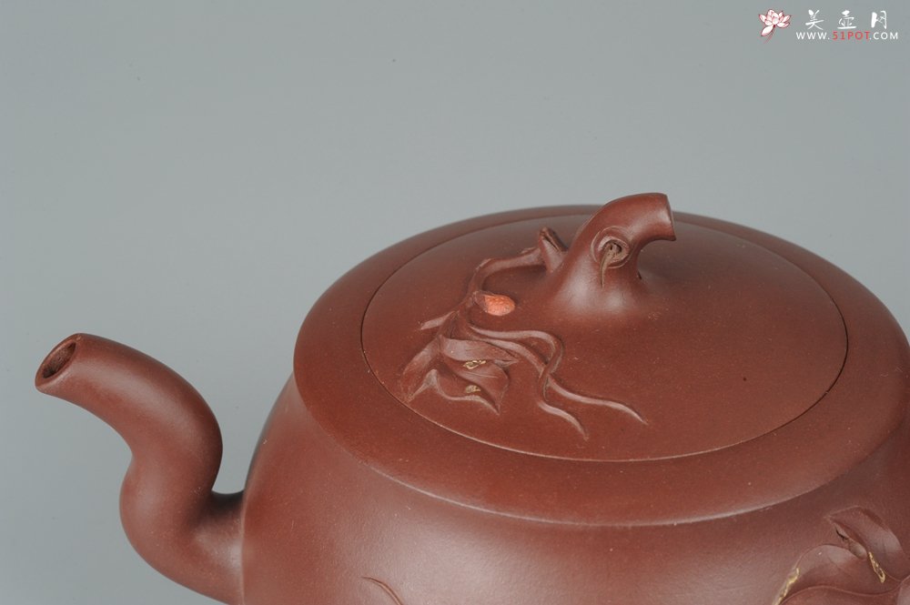 紫砂壶图片：精品花货 事事如意 贴花草莓技艺精湛 - 宜兴紫砂壶网