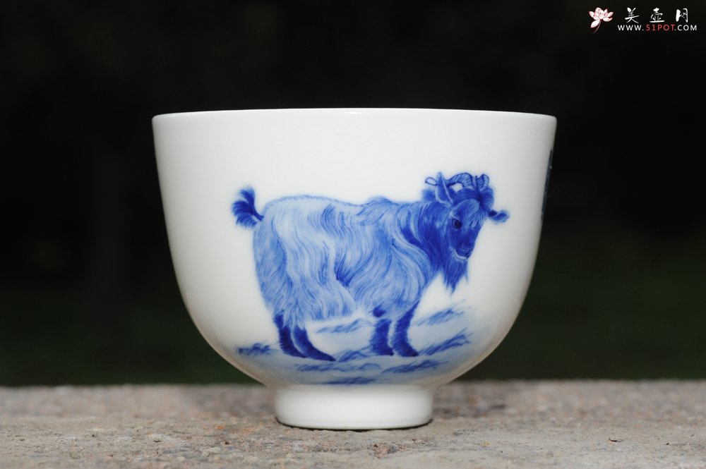 紫砂壶图片：生肖羊 景德镇全手工手绘青花主人杯  - 宜兴紫砂壶网