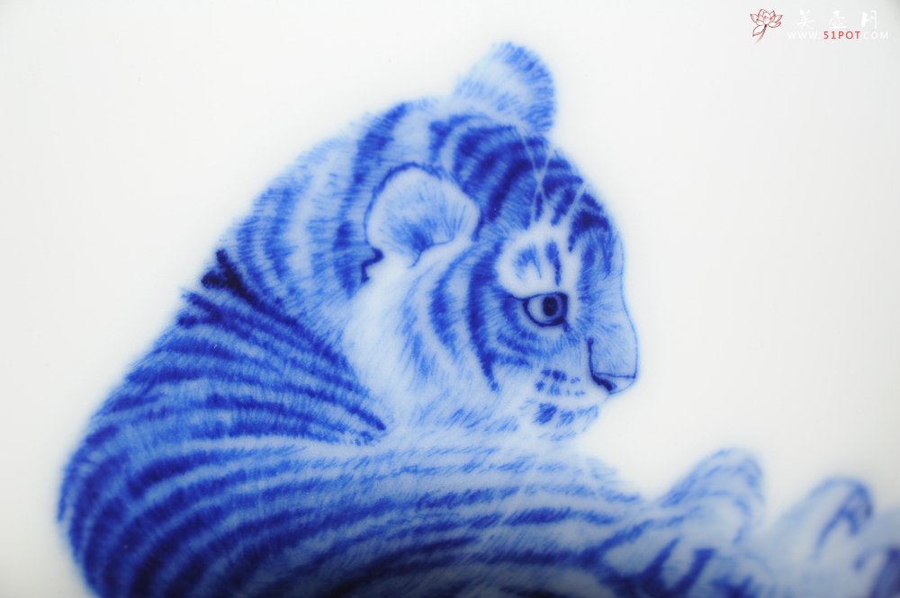 紫砂壶图片：生肖虎 景德镇全手工手绘青花主人杯  - 宜兴紫砂壶网