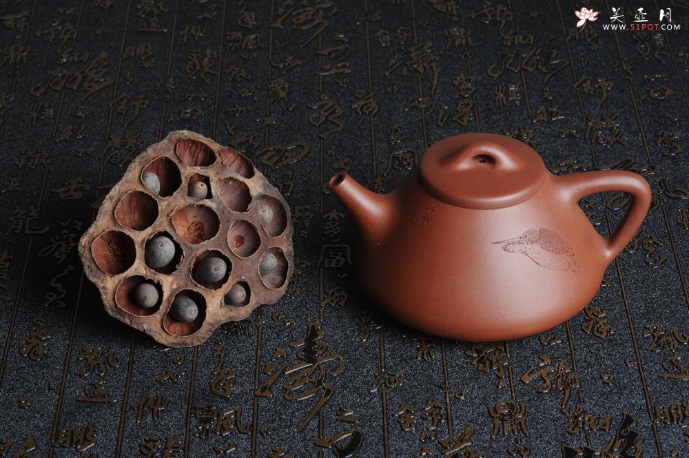 紫砂壶图片：骨肉匀挺 毛国强徒弟陆轶舟文气装饰 全手工子冶石瓢 - 宜兴紫砂壶网