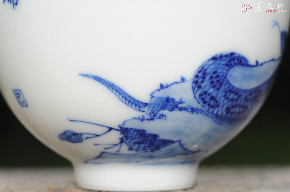 紫砂壶图片：生肖蛇 景德镇全手工手绘青花主人杯  - 宜兴紫砂壶网