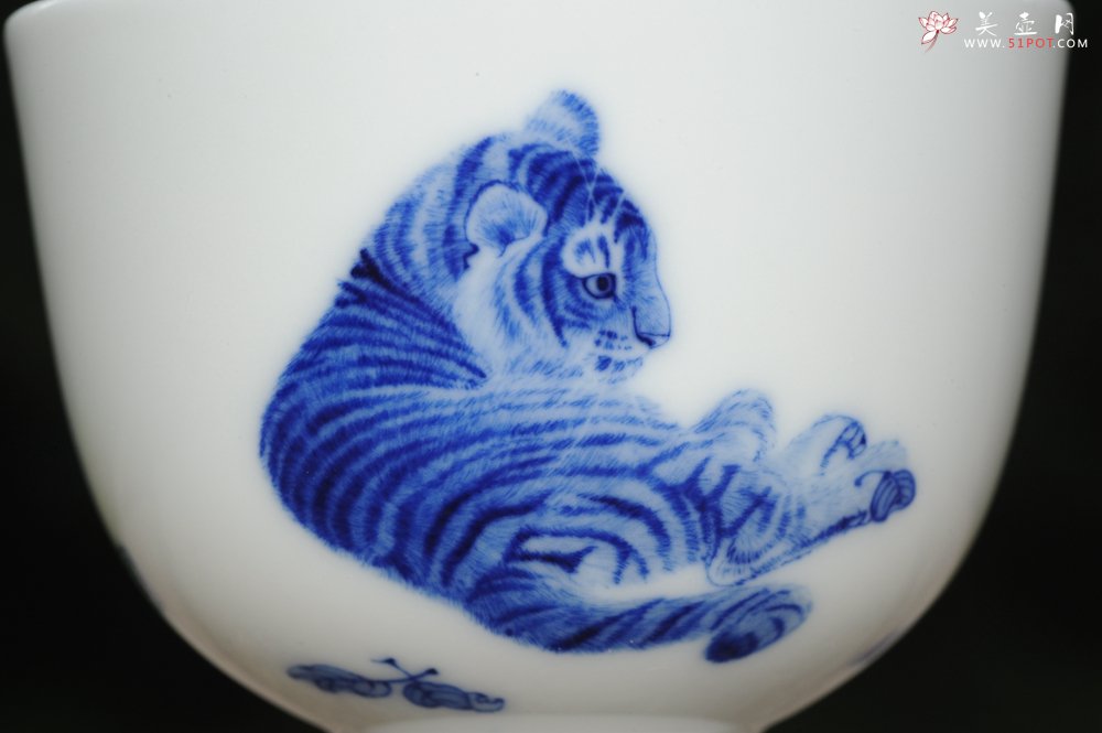 紫砂壶图片：生肖虎 景德镇全手工手绘青花主人杯  - 宜兴紫砂壶网
