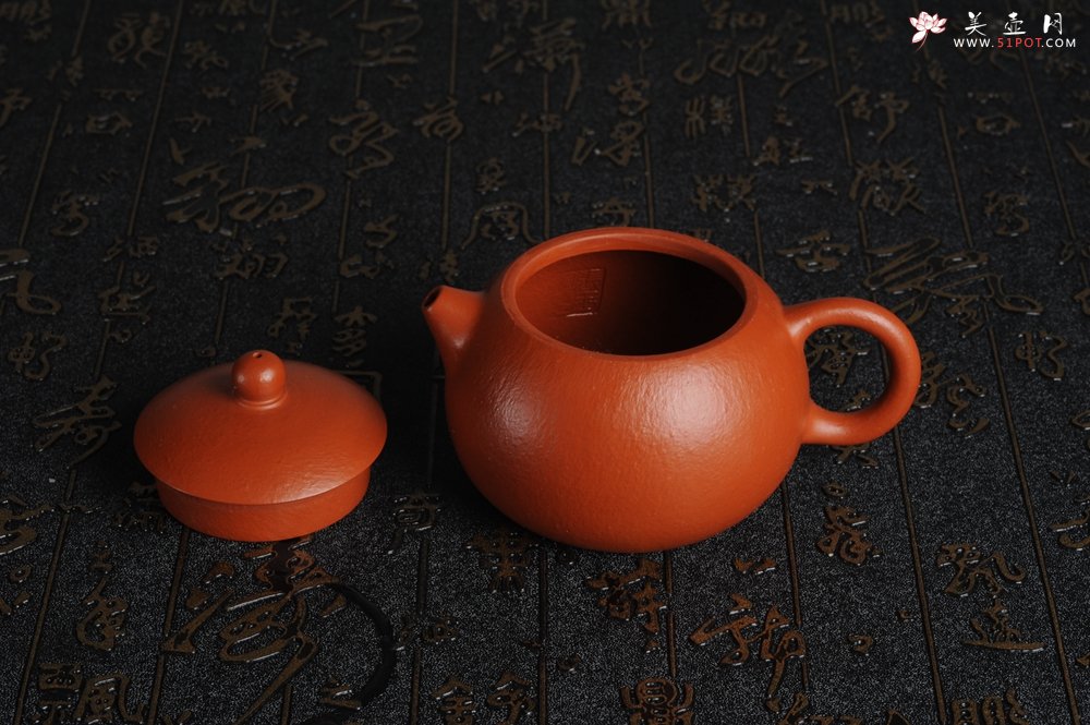 紫砂壶图片：难得无皱不朱的皱皮老朱泥  非铁红色素泥 全手工西施制作收缩大成型难 - 宜兴紫砂壶网