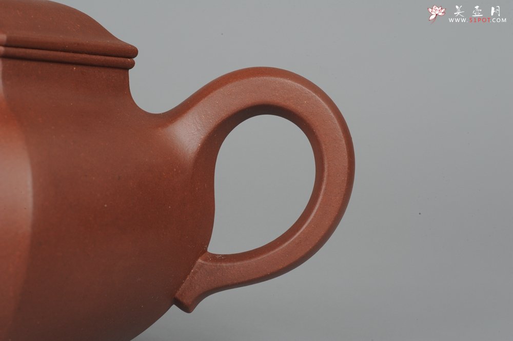 紫砂壶图片：气势磅礴 线面挺括平正 全手工六方仿古壶 - 宜兴紫砂壶网