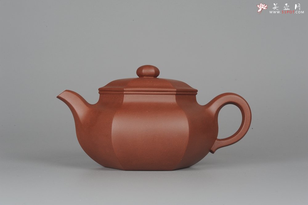 紫砂壶图片：气势磅礴 线面挺括平正 全手工六方仿古壶 - 宜兴紫砂壶网