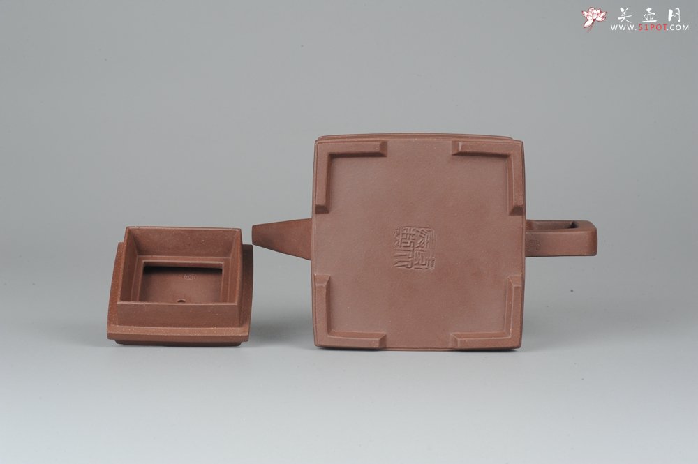 紫砂壶图片：全手工双线四方 端庄大气 - 宜兴紫砂壶网