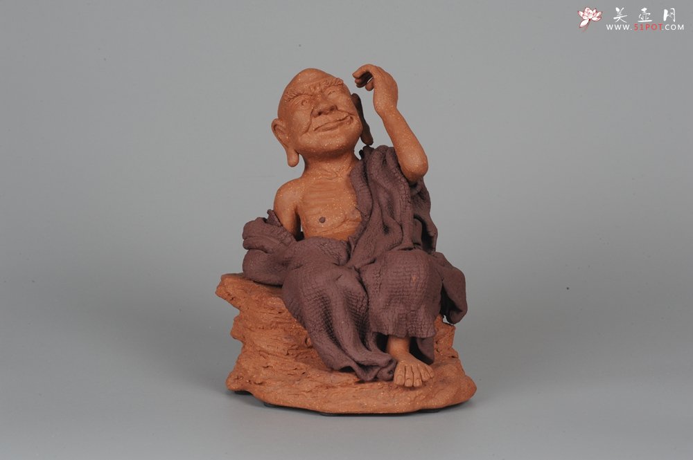 紫砂壶图片：年底特惠 不可多得的用心之作 写意全手工修耳罗汉 精品雕塑 - 宜兴紫砂壶网