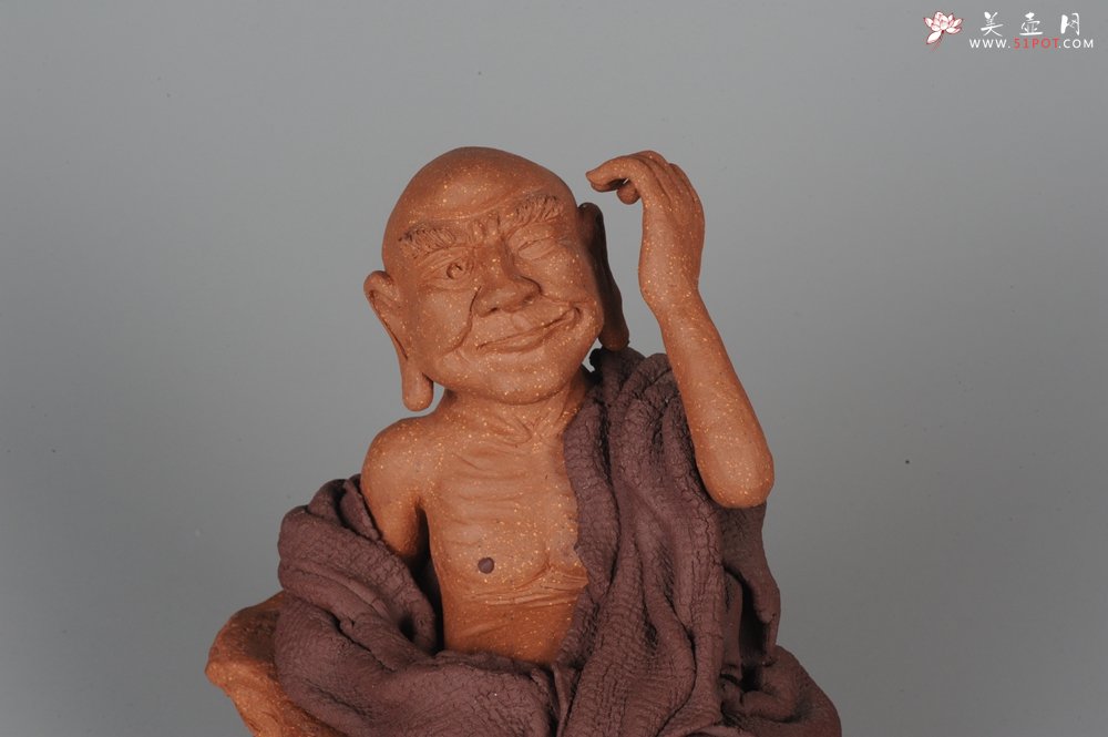 紫砂壶图片：年底特惠 不可多得的用心之作 写意全手工修耳罗汉 精品雕塑 - 宜兴紫砂壶网