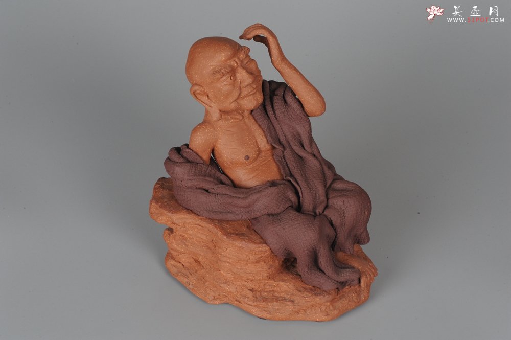 紫砂壶图片：年底特惠 不可多得的用心之作 写意全手工修耳罗汉 精品雕塑 - 宜兴紫砂壶网