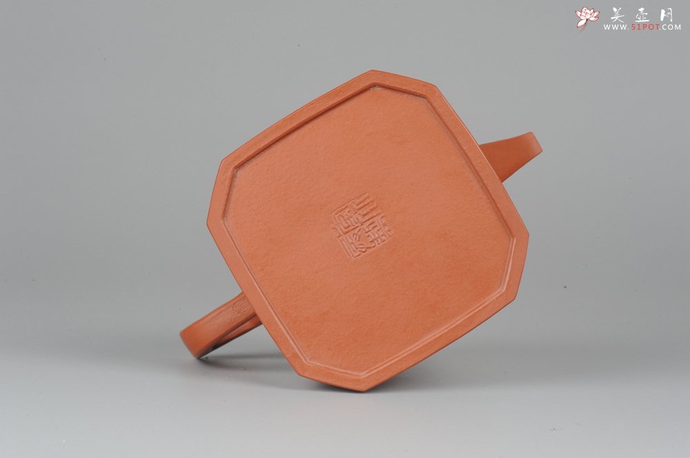 紫砂壶图片：线条优美 文气十足 全手工四方玉鼎 - 宜兴紫砂壶网