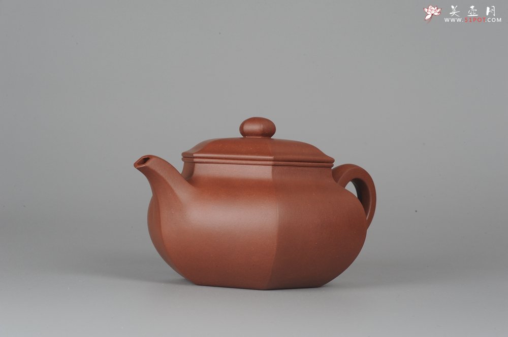 紫砂壶图片：气势磅礴 线面挺括平正 全手工六方仿古壶 - 宜兴紫砂壶网