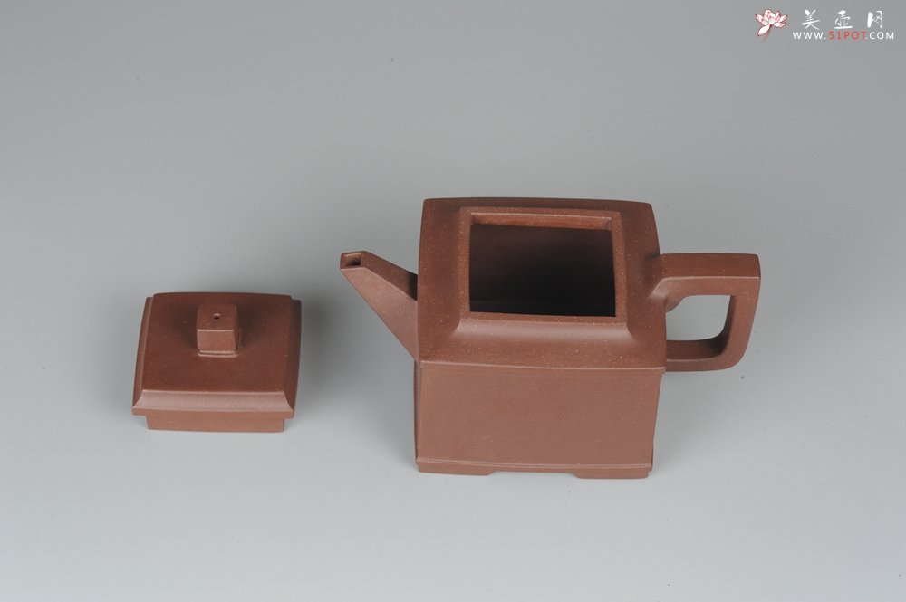 紫砂壶图片：全手工双线四方 端庄大气 - 宜兴紫砂壶网