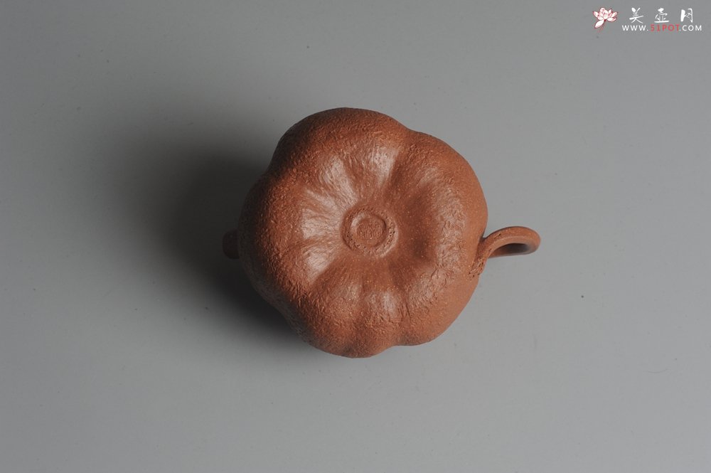 紫砂壶图片：全手工文人小瓜 泥料油润 肌理丰富 - 宜兴紫砂壶网