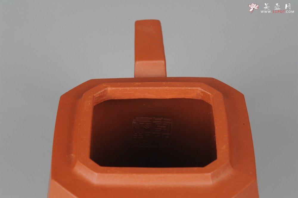 紫砂壶图片：线条优美 文气十足 全手工四方玉鼎 - 宜兴紫砂壶网