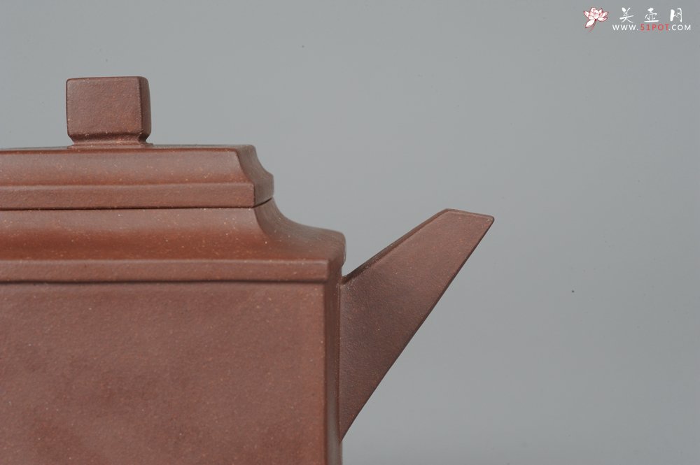 紫砂壶图片：全手工双线四方 端庄大气 - 宜兴紫砂壶网
