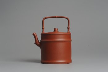 紫砂壶图片：美壶特惠 小红泥润竹提梁 挺拔秀雅 - 宜兴紫砂壶网