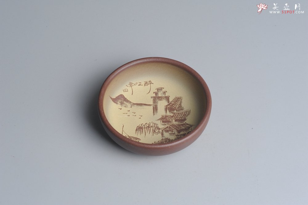 紫砂壶图片：美杯特惠 精品山水杯 醉江南 紫泥粉段泥 各不同^_^好玩 直径8.7cm - 宜兴紫砂壶网