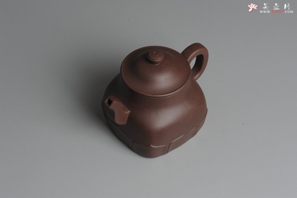 紫砂壶图片：美壶特惠 老紫泥莲灯壶 - 宜兴紫砂壶网