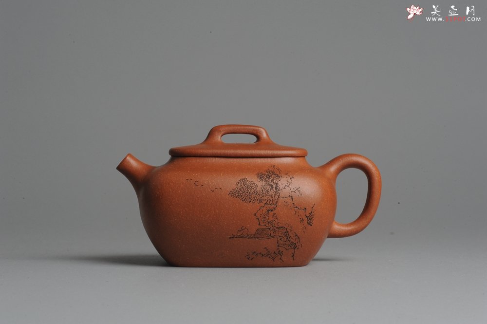 紫砂壶图片：美壶回馈 特惠小四方 一捺底 装饰文气 油润的降坡泥 - 宜兴紫砂壶网