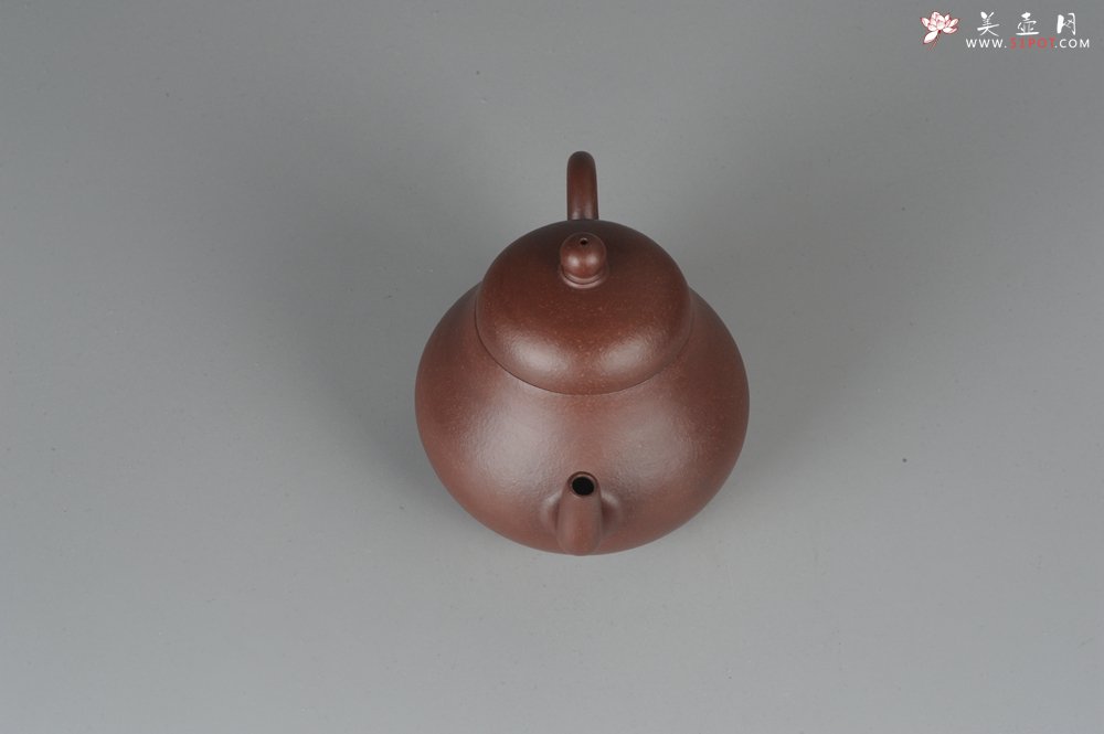 紫砂壶图片：美壶特惠 全手工精品秀雅高梨形 - 宜兴紫砂壶网