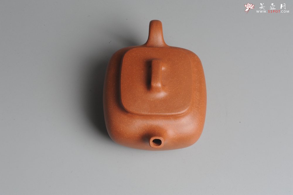 紫砂壶图片：美壶回馈 特惠小四方 一捺底 非常油润的降坡泥 - 宜兴紫砂壶网