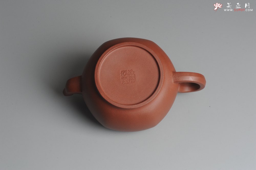 紫砂壶图片：美壶特惠 大气混方菱花 做工精湛 - 宜兴紫砂壶网