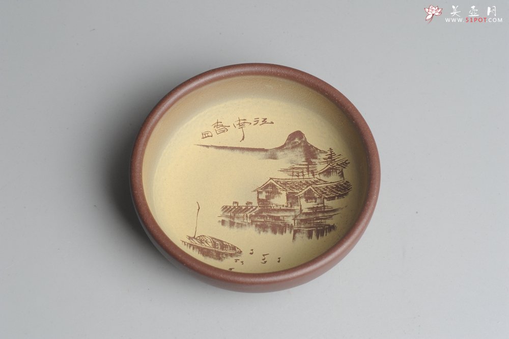 紫砂壶图片：美杯特惠 精品山水杯 醉江南 紫泥粉段泥 各不同^_^好玩 直径8.7cm - 宜兴紫砂壶网