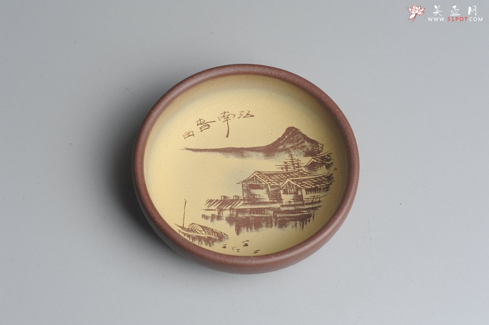 紫砂壶图片：美杯特惠 精品山水杯 醉江南 紫泥粉段泥 各不同^_^好玩 直径8.7cm - 宜兴紫砂壶网