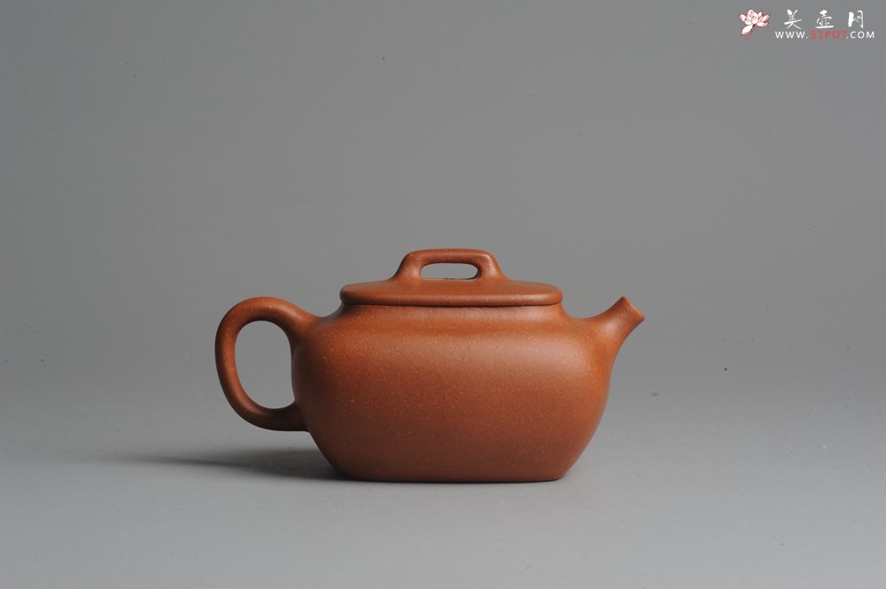紫砂壶图片：美壶回馈 特惠小四方 一捺底 非常油润的降坡泥 - 宜兴紫砂壶网