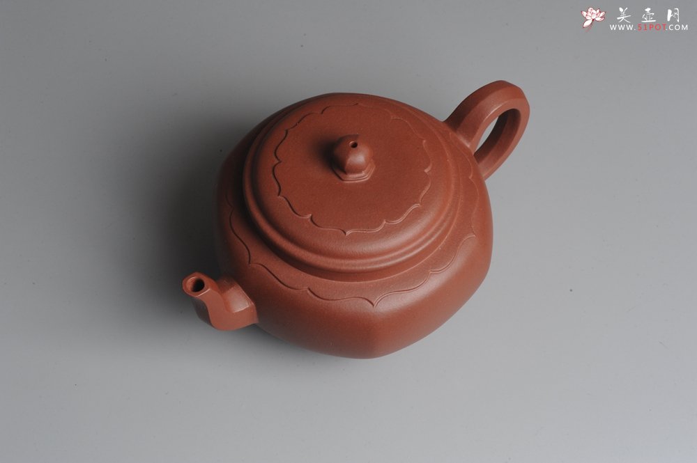 紫砂壶图片：美壶特惠 大气混方菱花 做工精湛 - 宜兴紫砂壶网