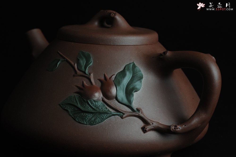 紫砂壶图片：难得老拼紫 全手春华秋实-子冶石瓢 逼真生动 - 宜兴紫砂壶网