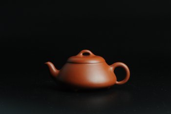 紫砂壶图片：美壶特惠 非铁红色素泥 优质朱泥端庄秀雅汉棠石瓢 - 宜兴紫砂壶网