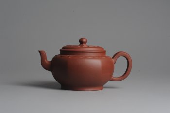 紫砂壶图片：美壶特惠 大气混方菱花 做工精湛 - 宜兴紫砂壶网