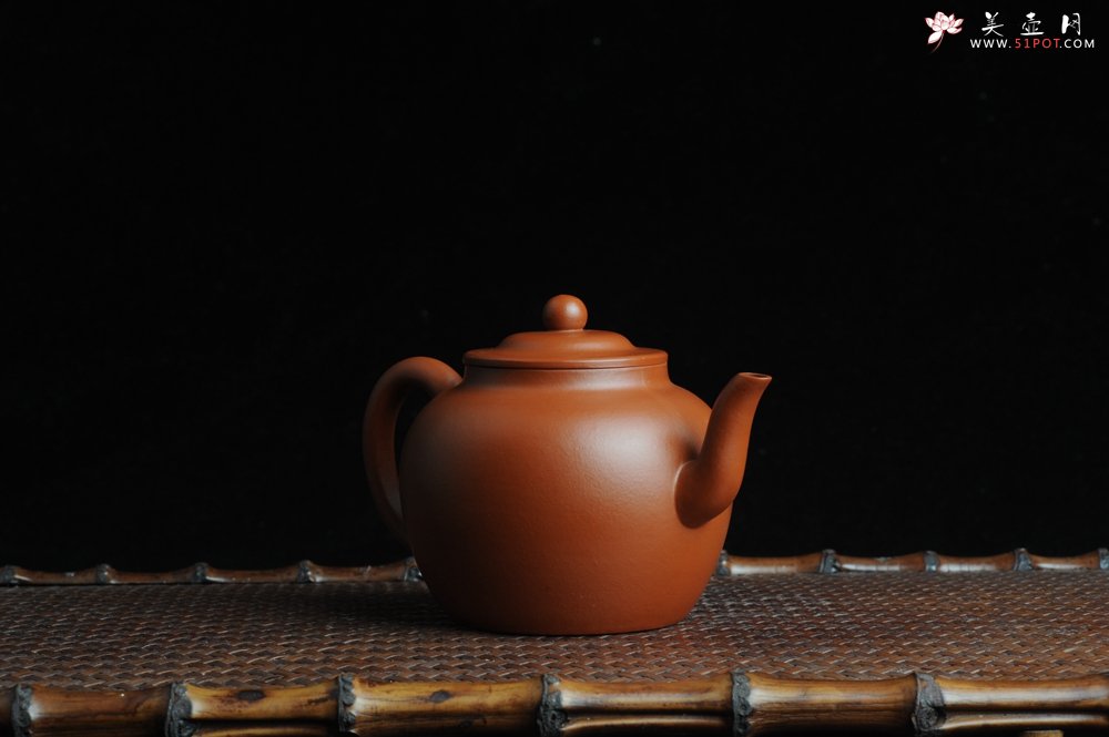 紫砂壶图片：美壶特惠 非铁红色素泥 优质朱泥古莲子 - 宜兴紫砂壶网