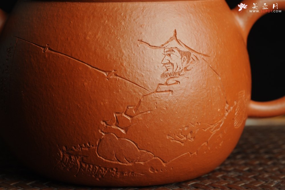 紫砂壶图片：优质赵庄朱泥全手工汉瓦 方健双刀文气装饰独钓寒江图 - 宜兴紫砂壶网