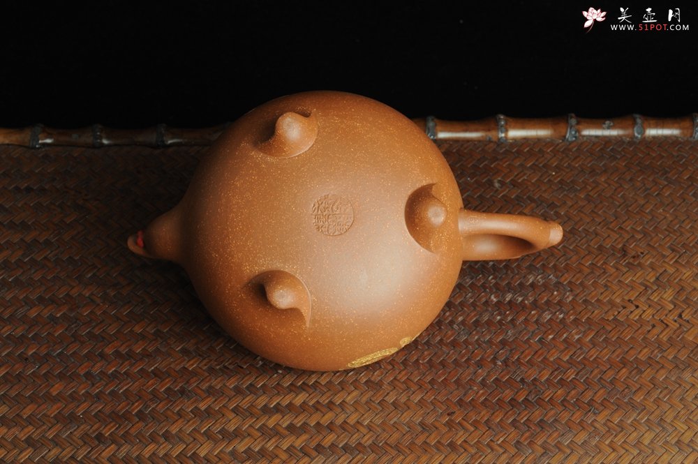紫砂壶图片：美壶特惠 金鸡纳福 寓意吉祥富贵 - 宜兴紫砂壶网