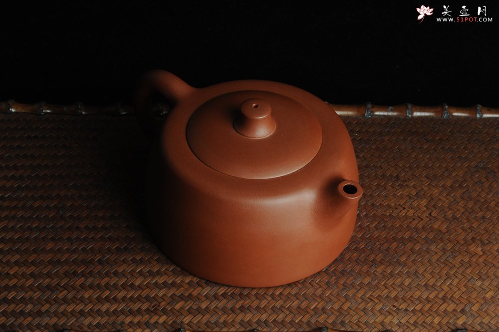 紫砂壶图片：美壶年底特惠 精工大天际壶 嵌盖难度大 大品更尽兴 - 宜兴紫砂壶网