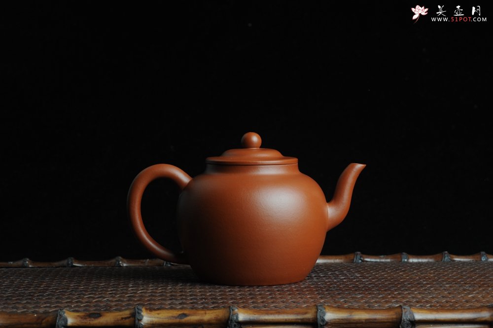 紫砂壶图片：美壶特惠 非铁红色素泥 优质朱泥古莲子 - 宜兴紫砂壶网