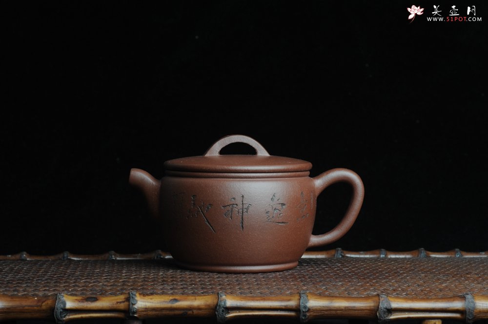 紫砂壶图片：美壶特惠 优质紫泥清仙汉瓦 陈俊儒精心装饰 文气十足 - 宜兴紫砂壶网