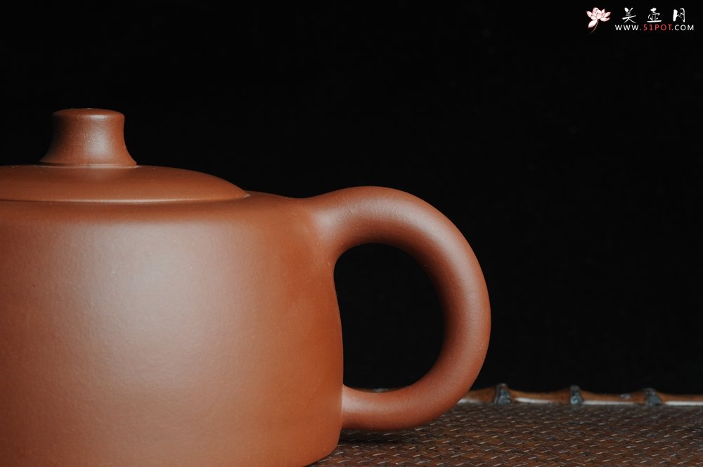 紫砂壶图片：美壶年底特惠 精工大天际壶 嵌盖难度大 大品更尽兴 - 宜兴紫砂壶网