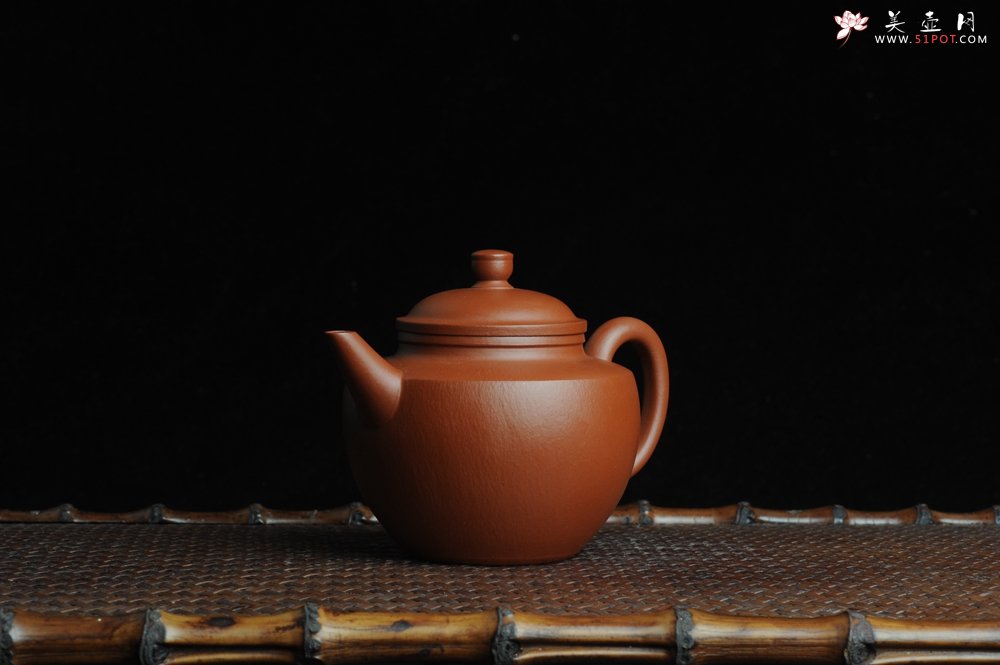 紫砂壶图片：端庄秀雅全手工明式剑流 - 宜兴紫砂壶网