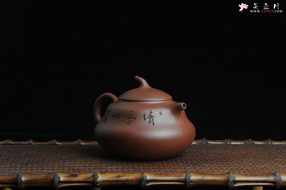 紫砂壶图片：美壶特惠 文气葫芦（福禄）壶 装饰游鱼之乐 - 宜兴紫砂壶网